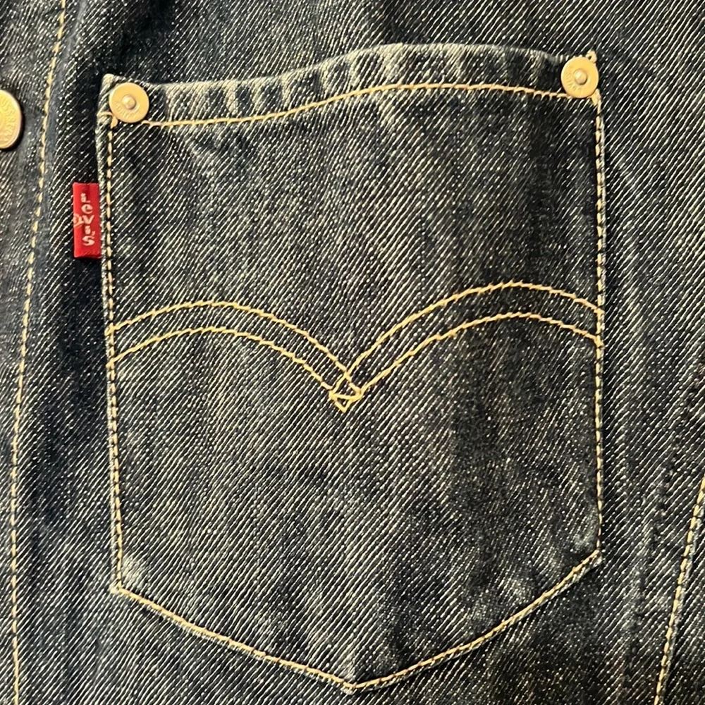 Levi’s Men’s Vest/Waistcoat Like New Medium Denim Blue Classic Collar Buttons - Picture 3 of 11